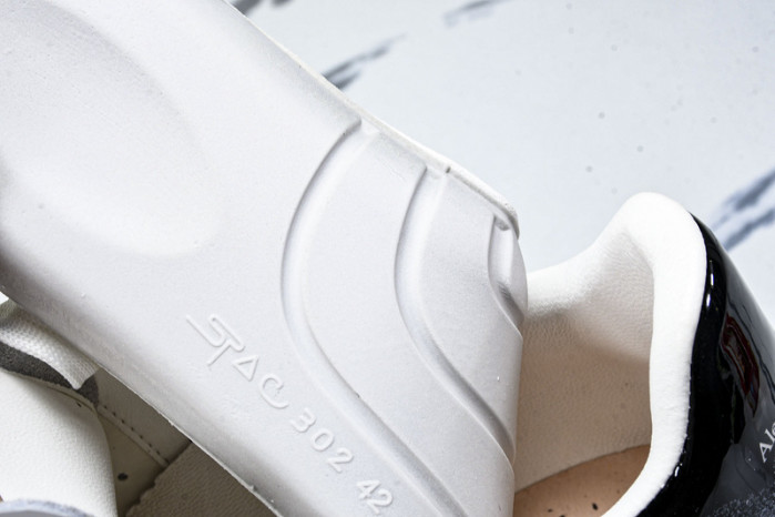 Ale*d*r M*Q*en E2726