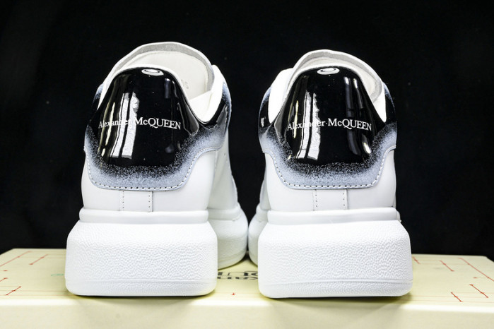 Ale*d*r M*Q*en E2726