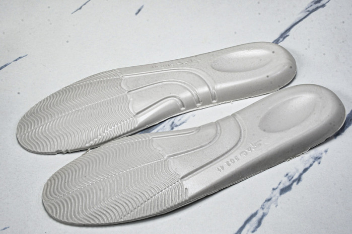 Ale*d*r M*Q*en E2729