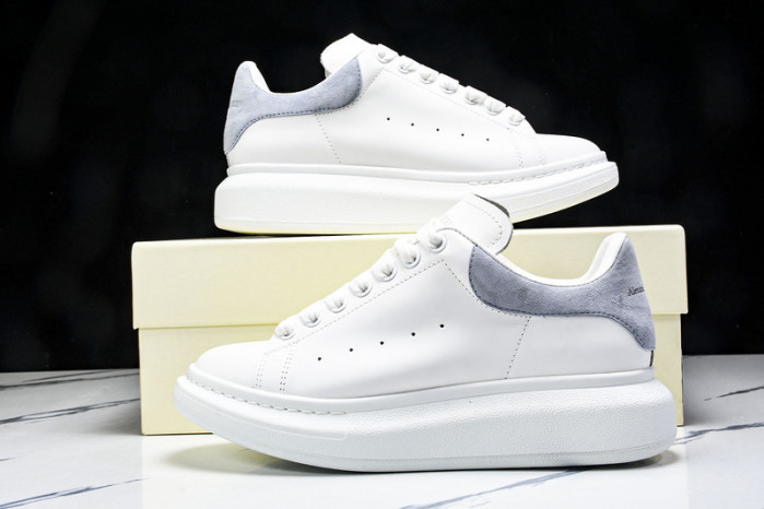 Ale*d*r M*Q*en E2729