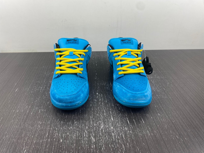 the powerpuff girls x nike sb dunk low “buttercup” fz8319-300