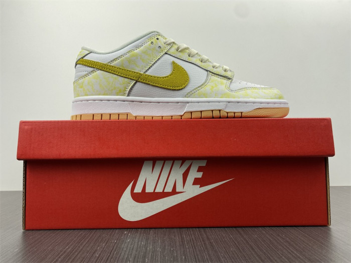 nike dunk low yellow strike dm9467-700