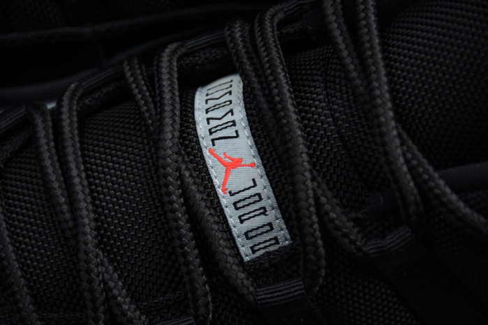 air jordan 11 retro low infrared 23 528895-023