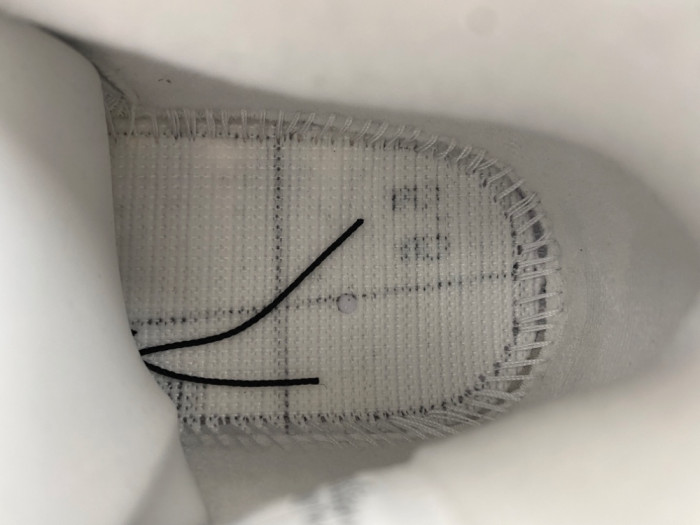 Air Jordan 4 "White Cement" 2025 FV5029-100