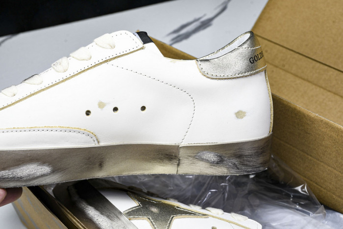 Golden Go*e S*per-Star SNEAKER GG07