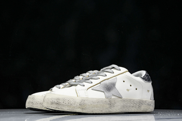 Golden Go*e S*per-Star SNEAKER GG08