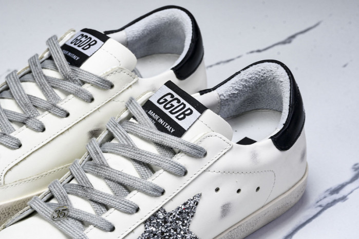Golden Go*e S*per-Star SNEAKER GG09