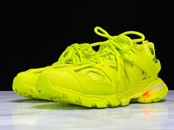 Ba*len*cia*ga track led trainers 3.0 led ecbl911861c