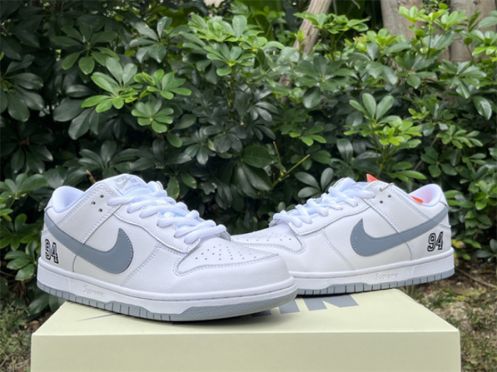 S*prem* x Nike SB Dunk Low White / Metallic Silver-White HQ8487-100