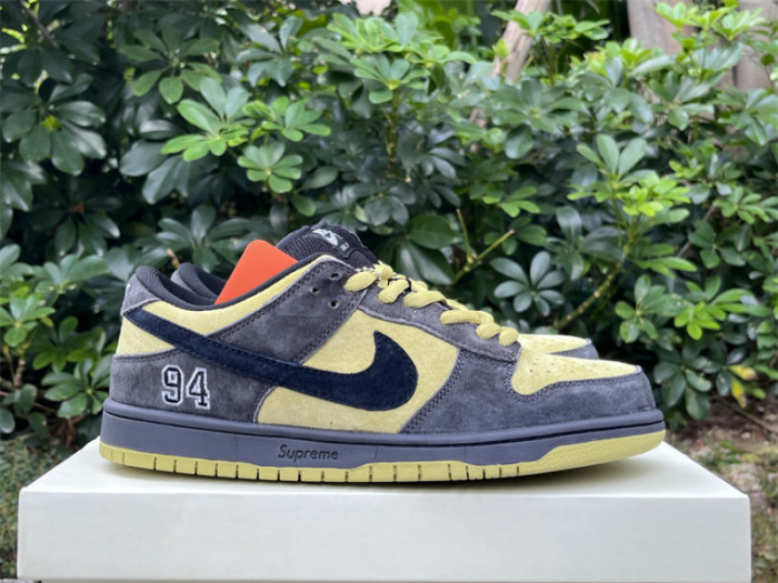 S*prem* x Nike SB Dunk Low Camper Green HQ8487-300