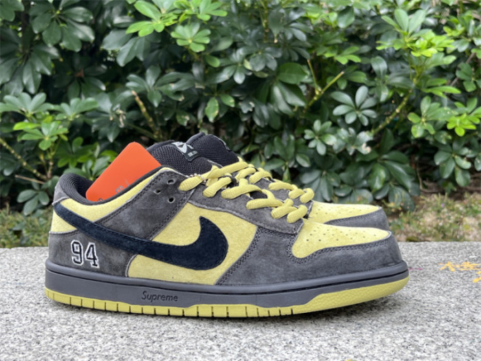 S*prem* x Nike SB Dunk Low Camper Green HQ8487-300