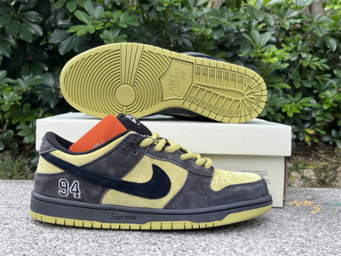 S*prem* x Nike SB Dunk Low Camper Green HQ8487-300