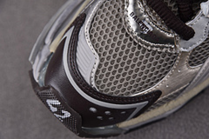 Ba*len*cia*ga Runner 772774 W3RMU 2000