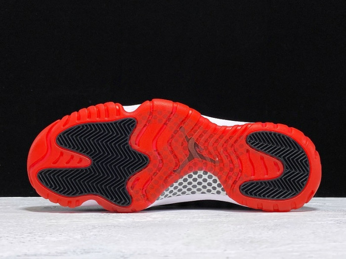 jordan 11 retro playoffs (2019) 378037-061