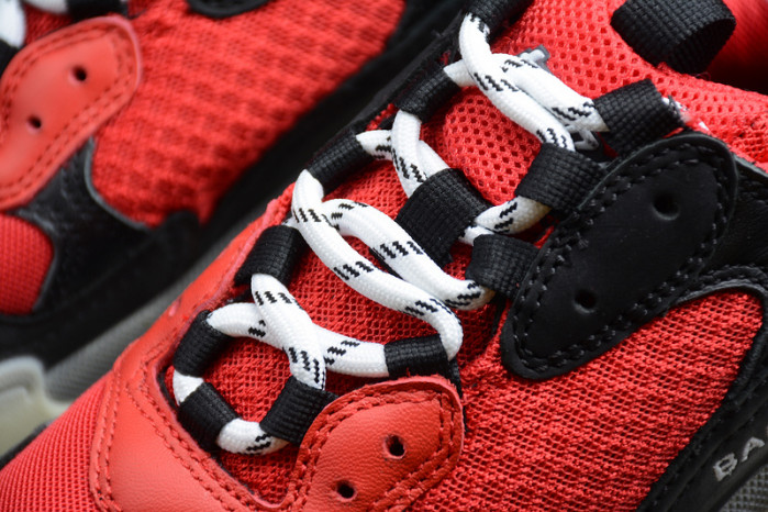 Ba*len*cia*ga triple s w09o5 9032