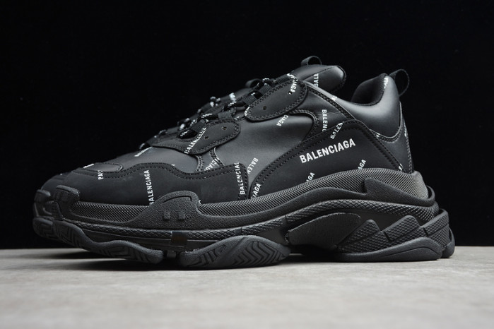 Ba*len*cia*ga triple s triple black tt2591