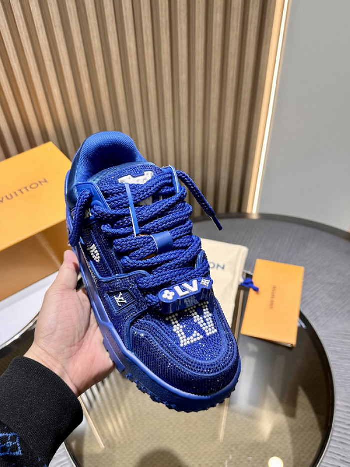 l0vt maxx sneakers