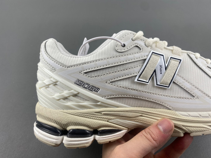 New Balance M1906RWW