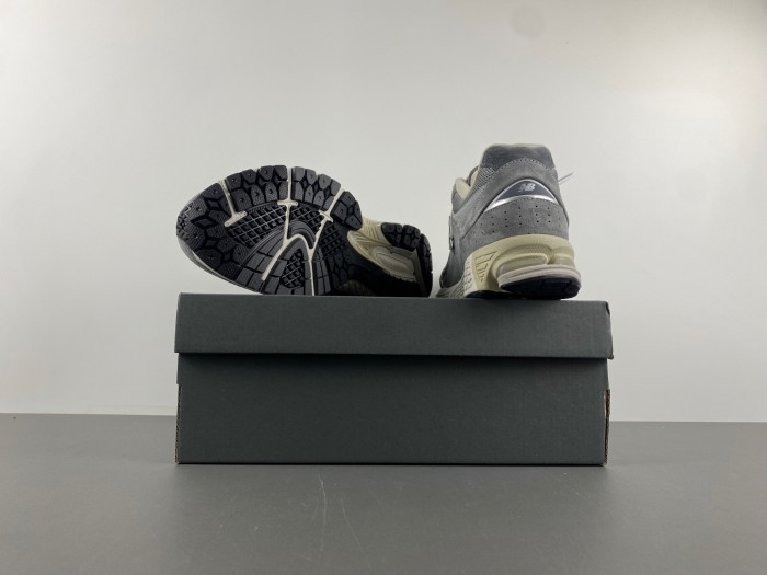 New Balance M2002RANM