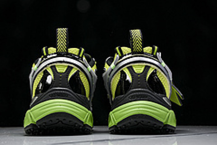 Off-White c/o Virgil Abloh