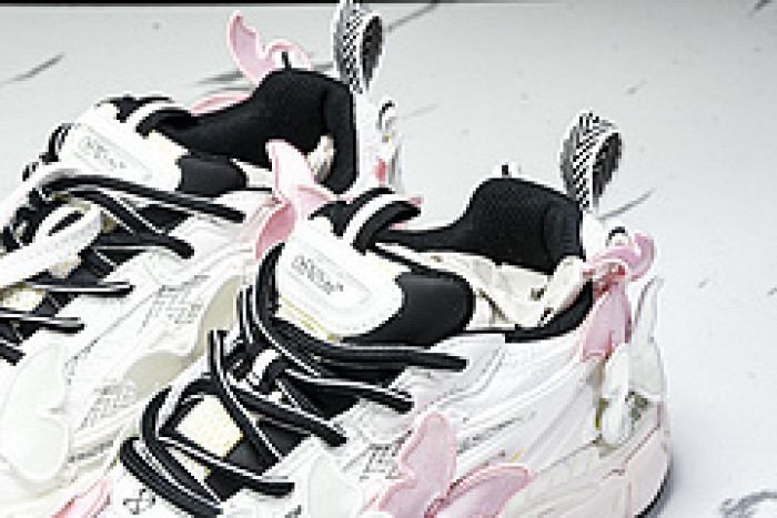 Off-White c/o Virgil Abloh