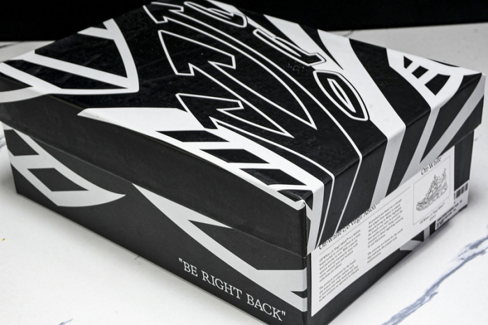 Off-White c/o Virgil Abloh