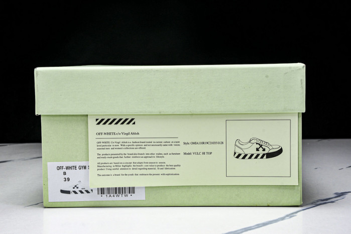 Off-White c/o Virgil Abloh