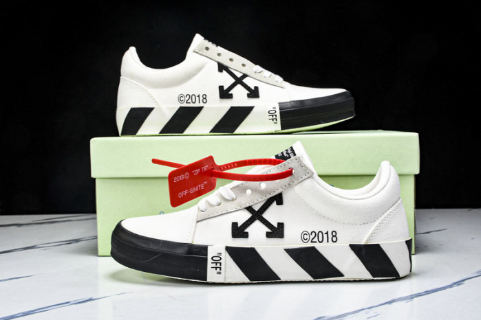 Off-White c/o Virgil Abloh