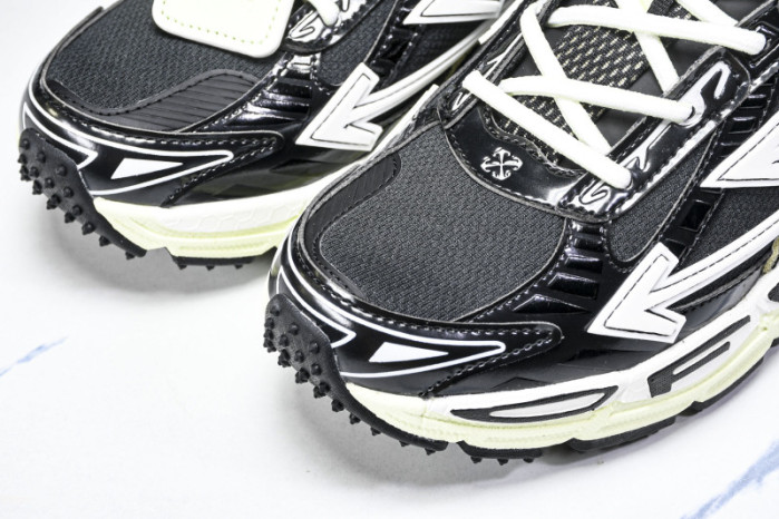 Off-White c/o Virgil Abloh