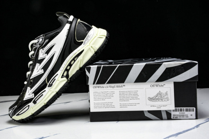 Off-White c/o Virgil Abloh