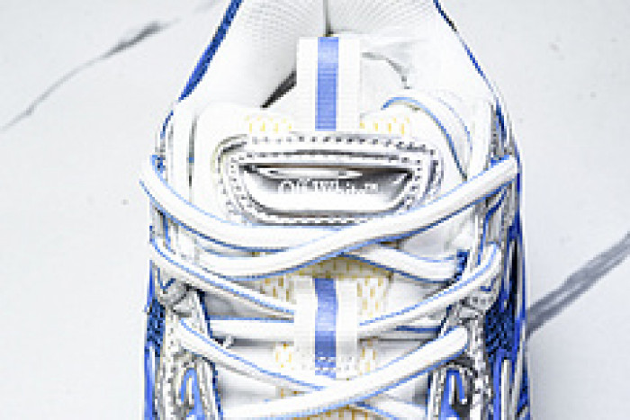 Off-White c/o Virgil Abloh