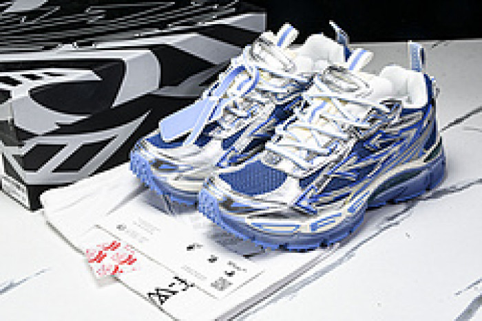 Off-White c/o Virgil Abloh