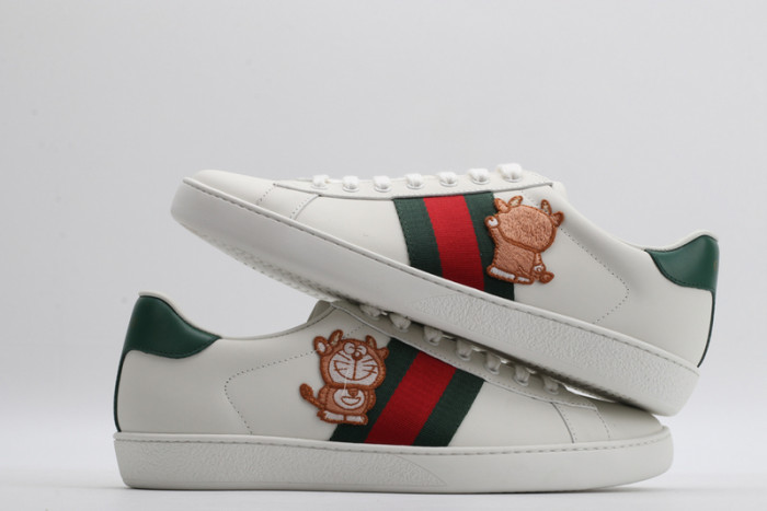 g*u*i ace embroidered low-top sneaker e2316