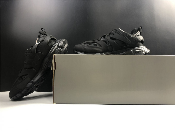 Ba*len*cia*ga track w3gb1 7302