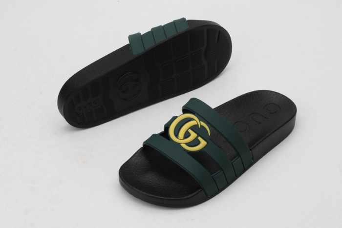 G*u*i SLIDES G083