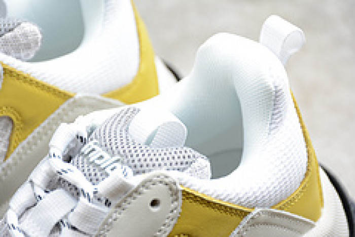 Ba*len*cia*ga triple s w09o5 9025