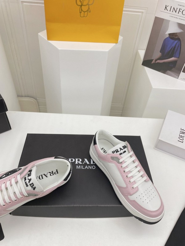 pra*a sneaker p013